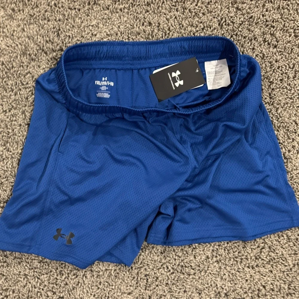 NWT boys Under Armour Athletic Shorts in Royal Blue, size XL.